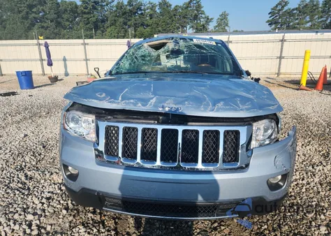 2013 Jeep Grand Cherokee Overland z USA, uszkodzony, nr VIN 1C4RJFCT2DC537065